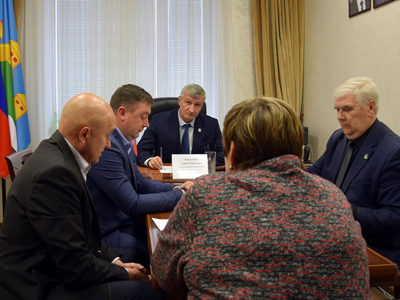 Исполняющий обязанности главы Новоусманского муниципального района Сергей Вишняков провёл приём граждан.